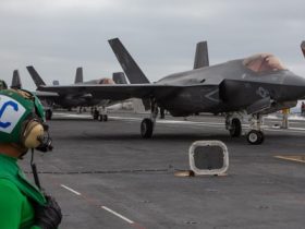 Marines aim to buy more carrier-based F-35s, fewer VTOLs