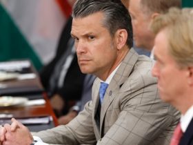 Thousands of Pentagon civilians and other feds are still waiting for their 2025 pay raise