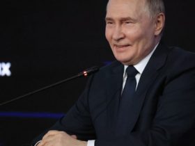 Kremlin gloats about US weapons pause to Ukraine