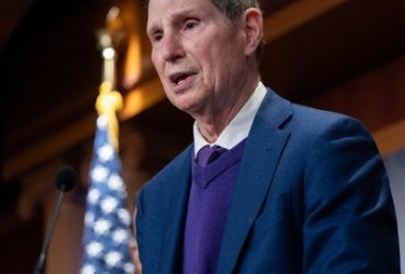 Sen. Wyden to block confirmation for NSA director, citing lack of experience