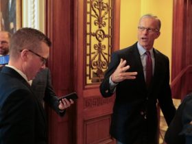 White House initiates shutdown process as Congress hopes to keep duration minimal