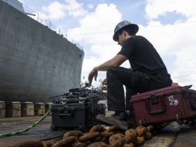 US Navy to use wall-climbing robots to inspect ships
